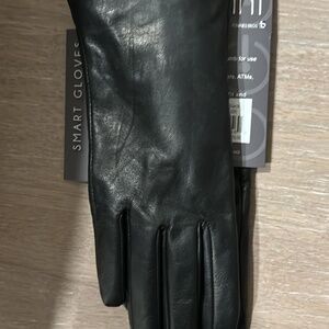 Women’s leather gloves with cashmere lining